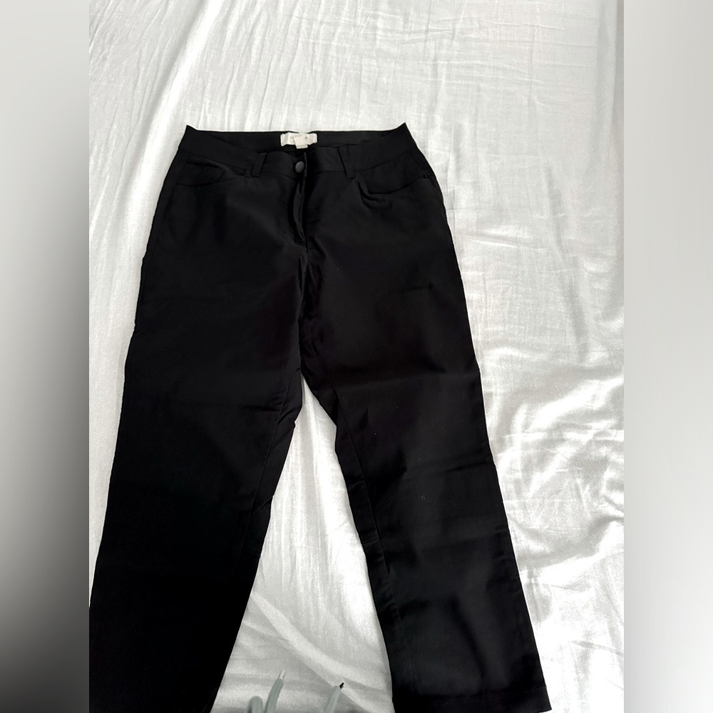 Black capri pant